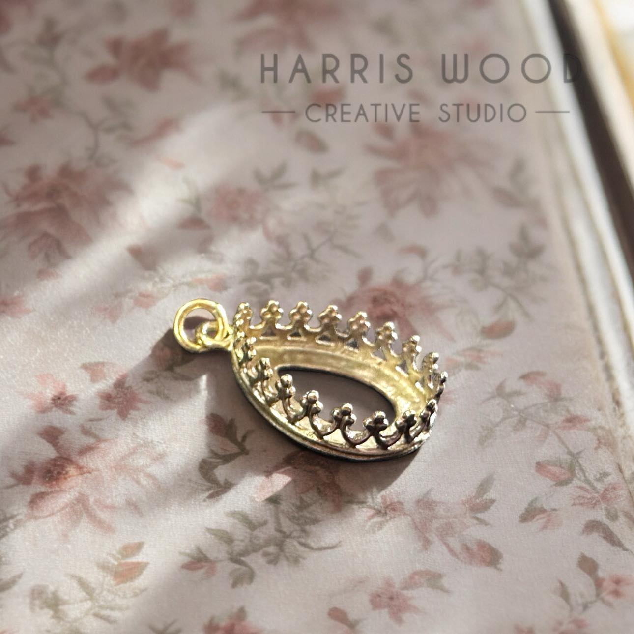 Solid 9K Gold Crown Point Teardrop Pendant