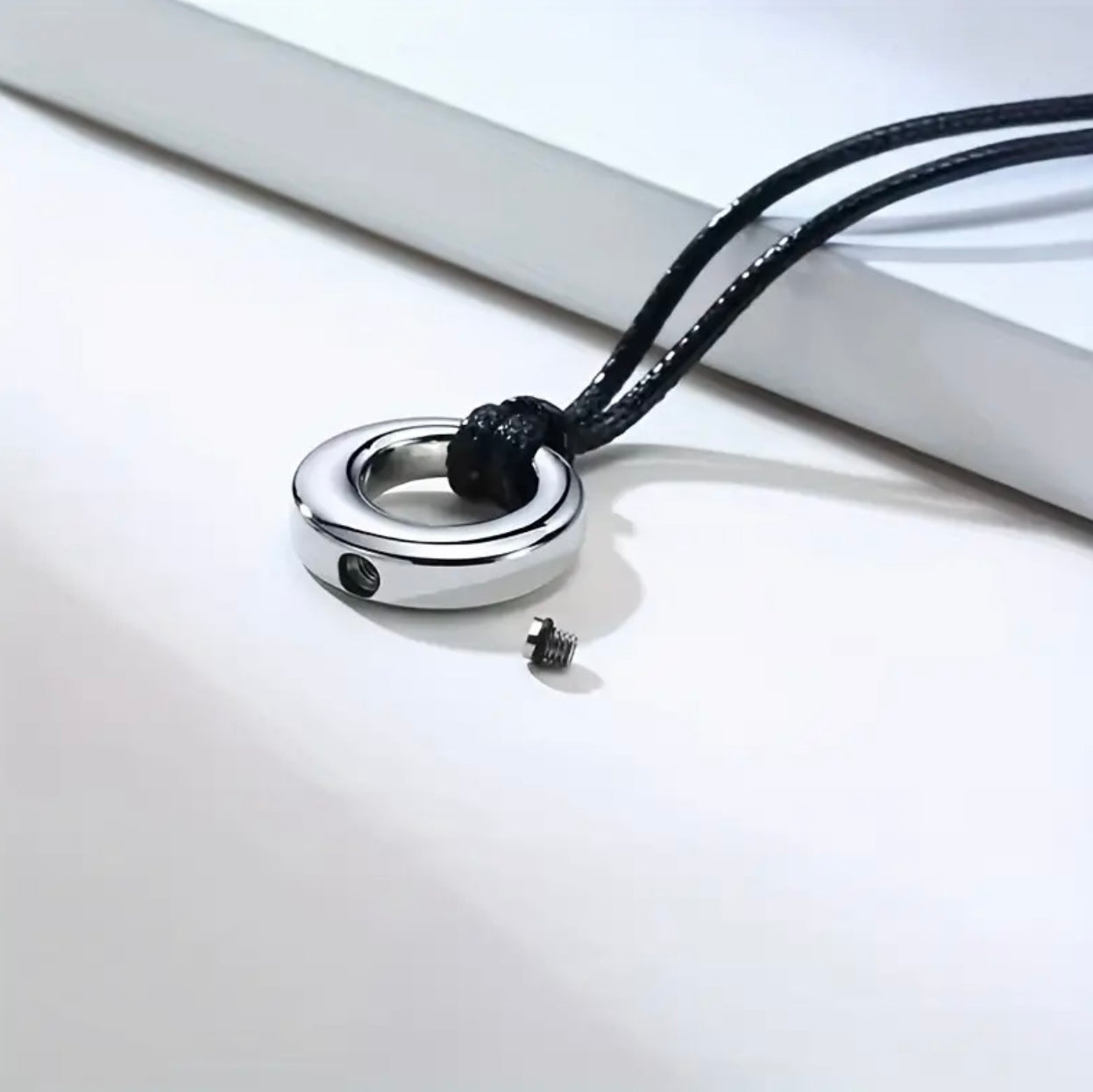 Circle Urn Pendant - 2 colours