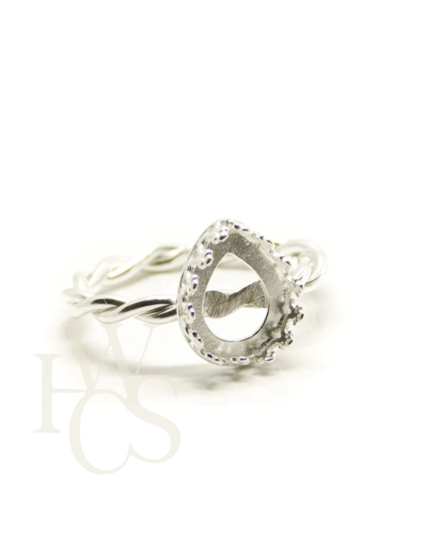 * Twisted Band Ring with 6x8mm Heritage Teardrop Bezel