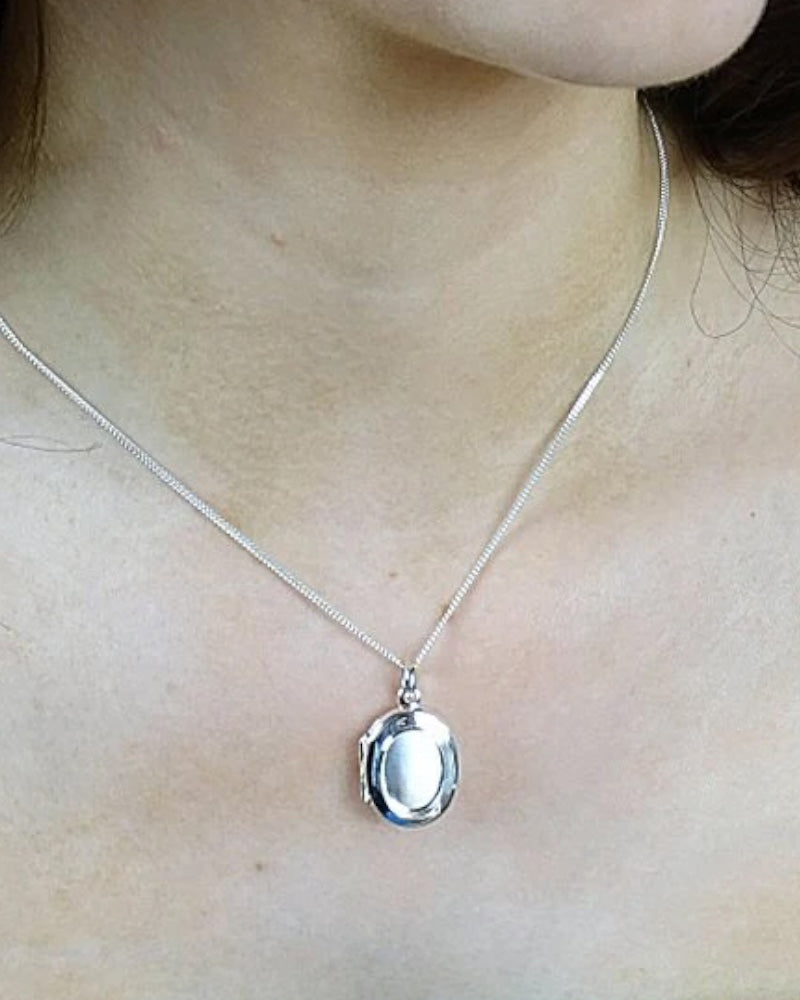 Oval Locket & Front Bezel Pendant