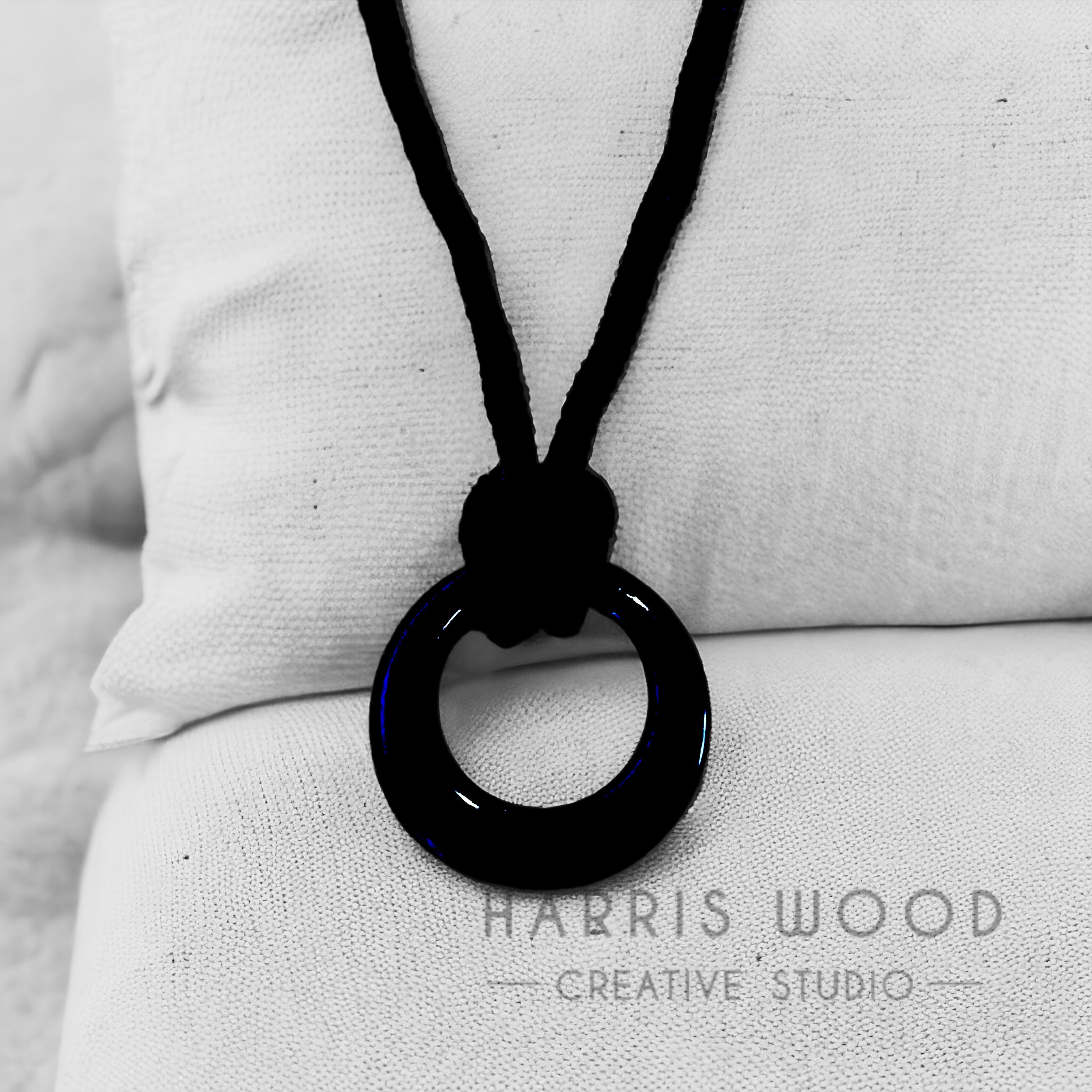 Circle Urn Pendant - 2 colours