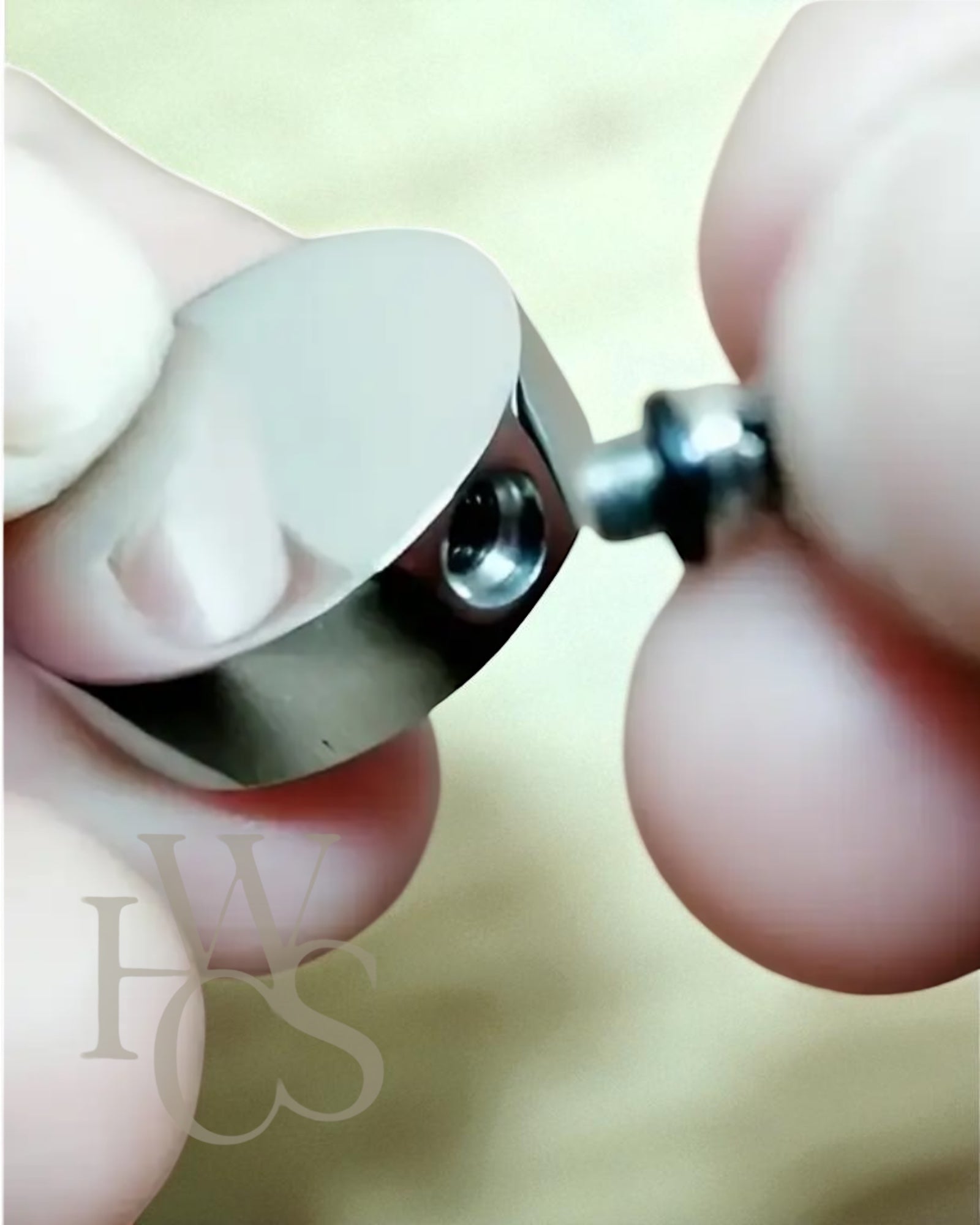 š«¶š»Round Urn Pendant 2.45cm & Chain