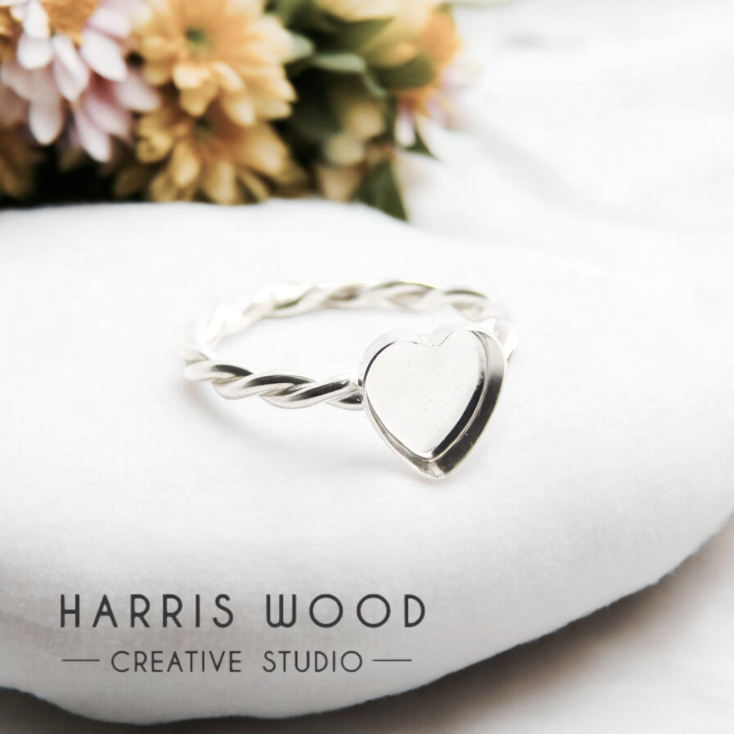 Twisted Band with Smooth Heart Bezel SOLID SILVER