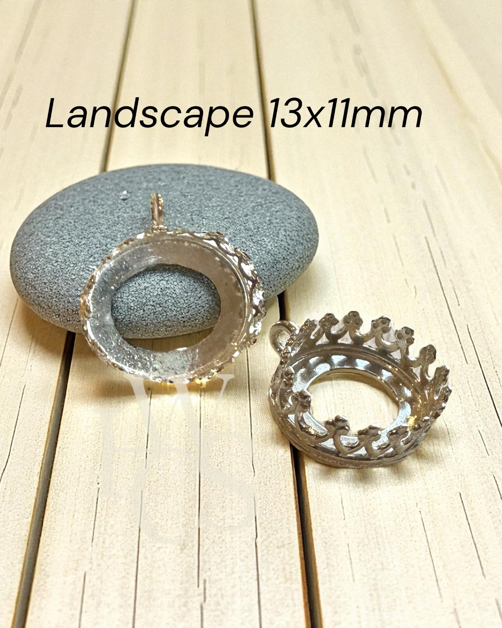 Oval Heritage Pendants