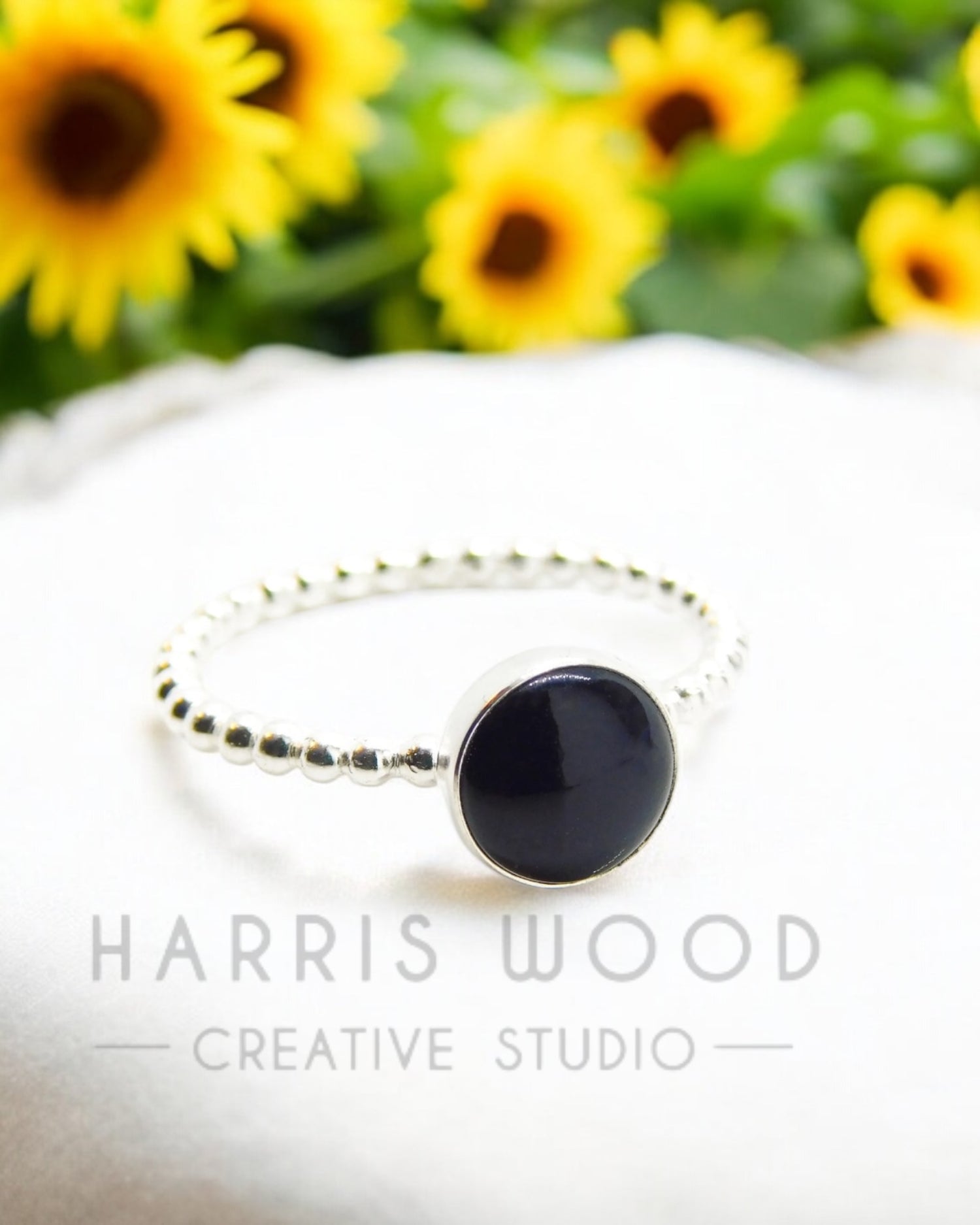* BUBBLE BAND RING with Smooth 8mm Round Bezel