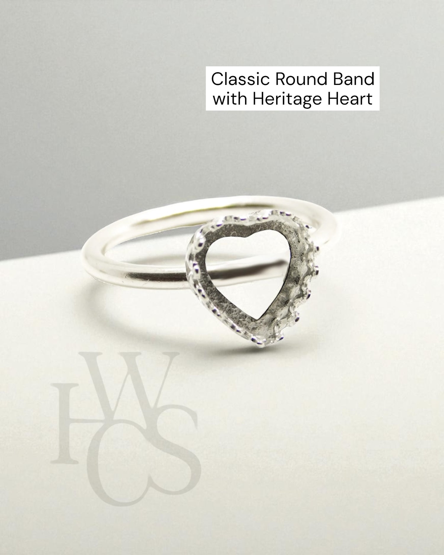 Classic Band Ring with 10mm Heritage Heart Bezel