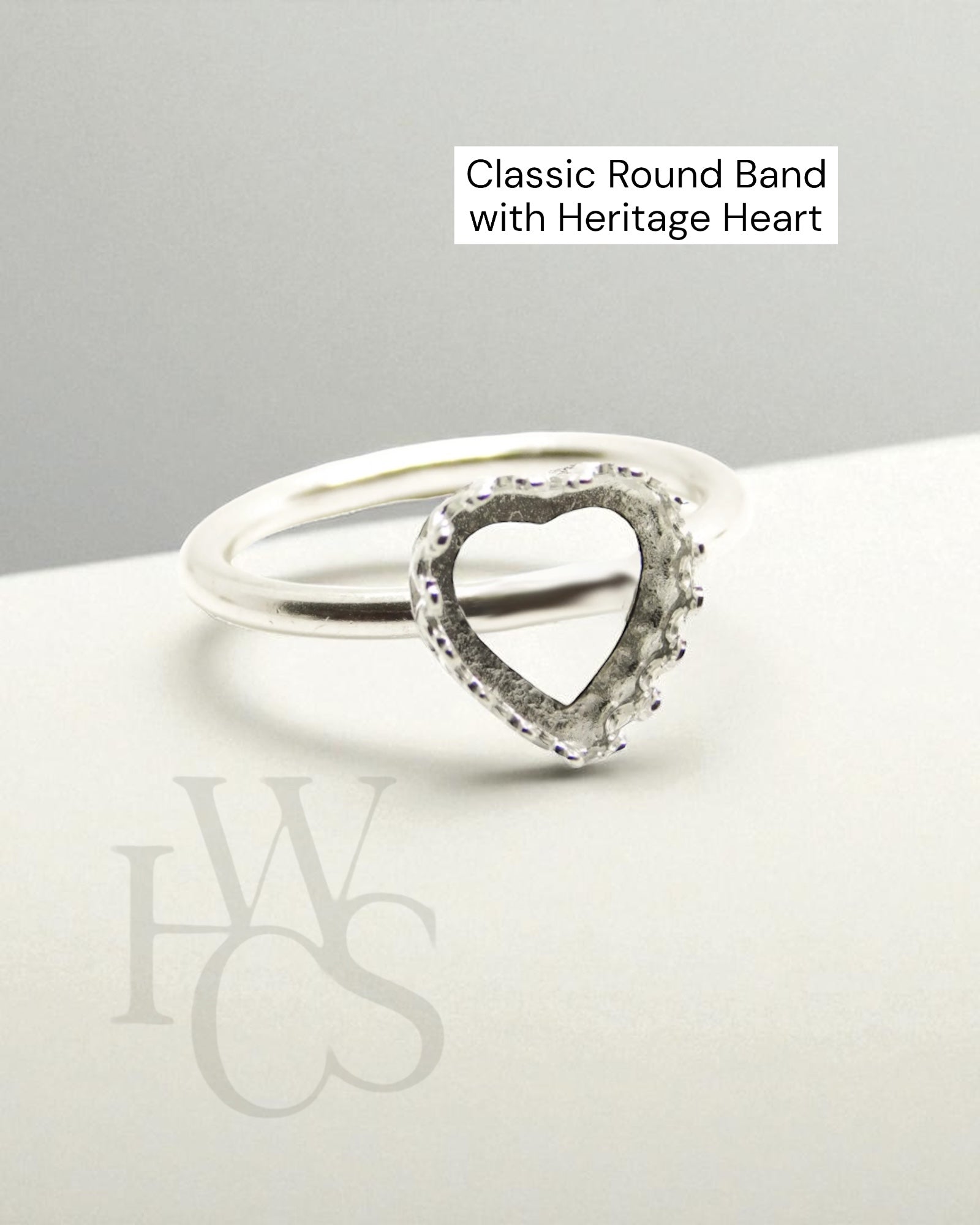 Classic Band Ring with 10mm Heritage Heart Bezel