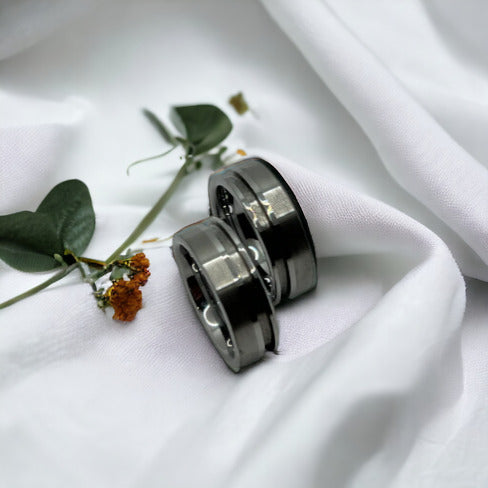 Tungsten Smooth Edge Offset Single Channel Ring