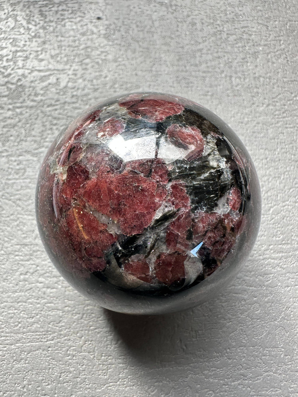 Garnet Sphere (5–5.5cm) – Passion, Strength & Root Chakra Healing – Deep Red Crystal for Energy & Protection, Christmas Crystal Gift