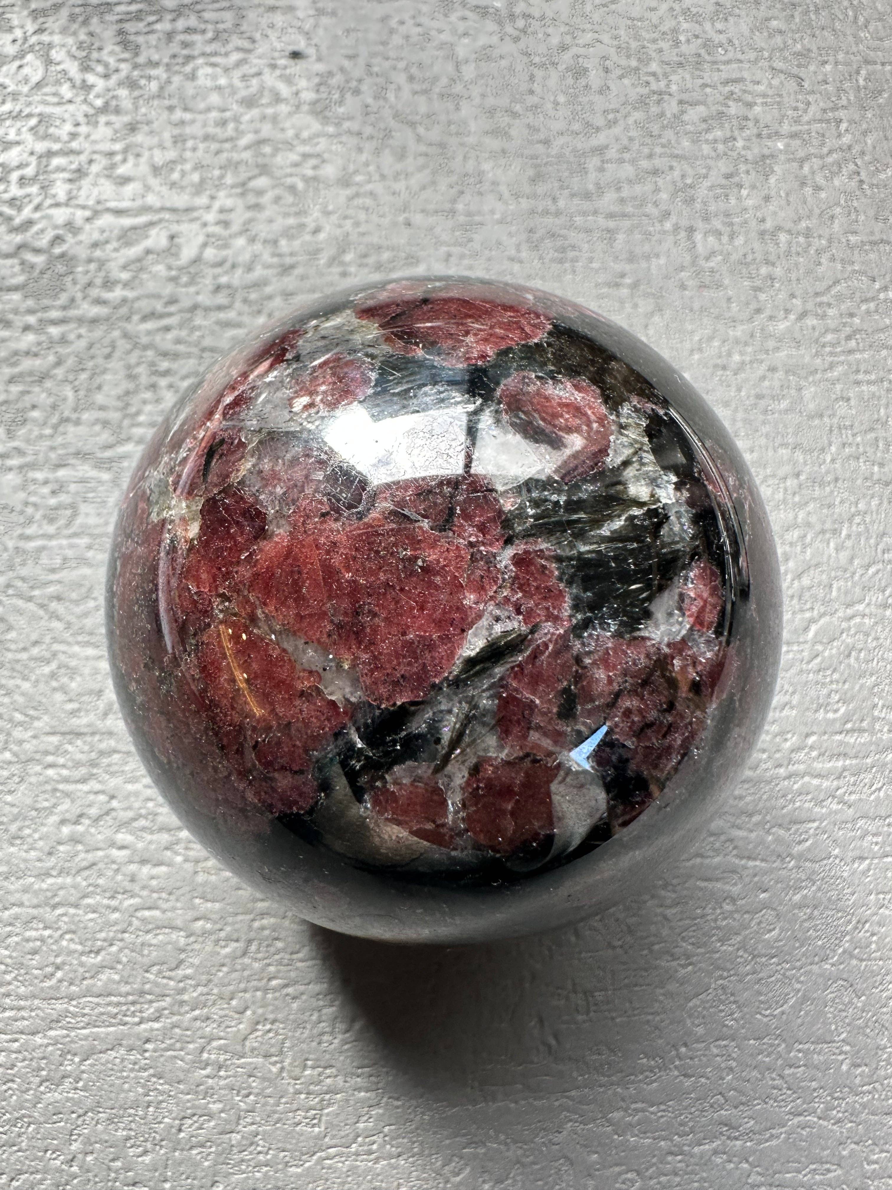 Garnet Sphere (5–5.5cm) – Passion, Strength & Root Chakra Healing – Deep Red Crystal for Energy & Protection, Christmas Crystal Gift
