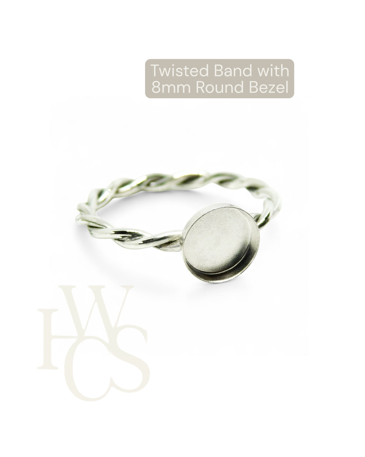 🏷️ EOL – Twisted Band Ring with Smooth 8mm Round Bezel – Solid 925 Silver