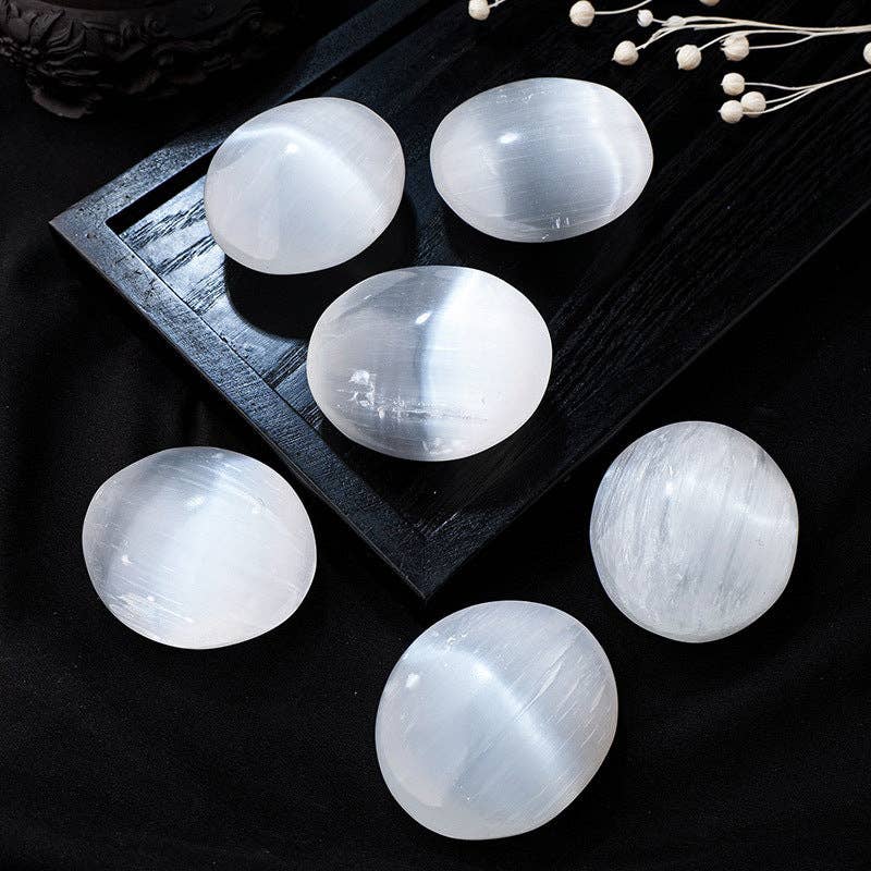 Selenite Palm Stone - A Tranquility Talisman (4cm)