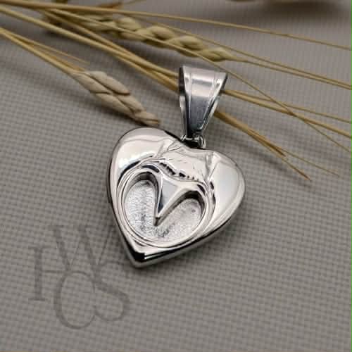 💙 Stainless Steel Barefoot Hoof Heart Pendant