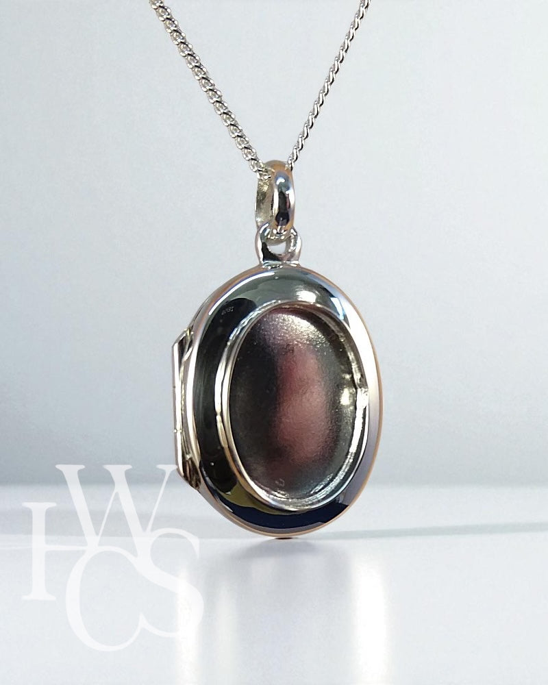 Oval Locket &amp; Front Bezel Pendant