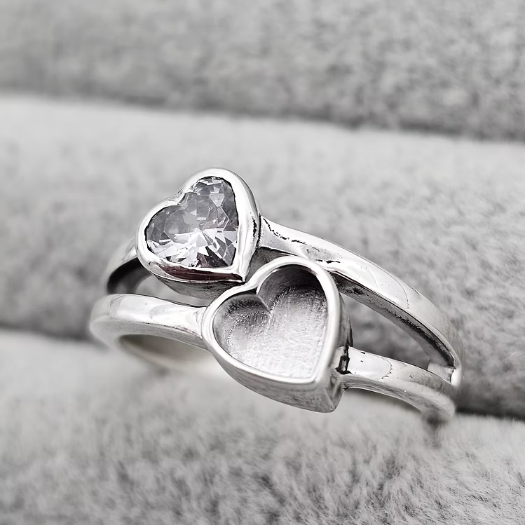🏷️ EOL – Double Heart CZ Ring Vers 2 – Solid Silver