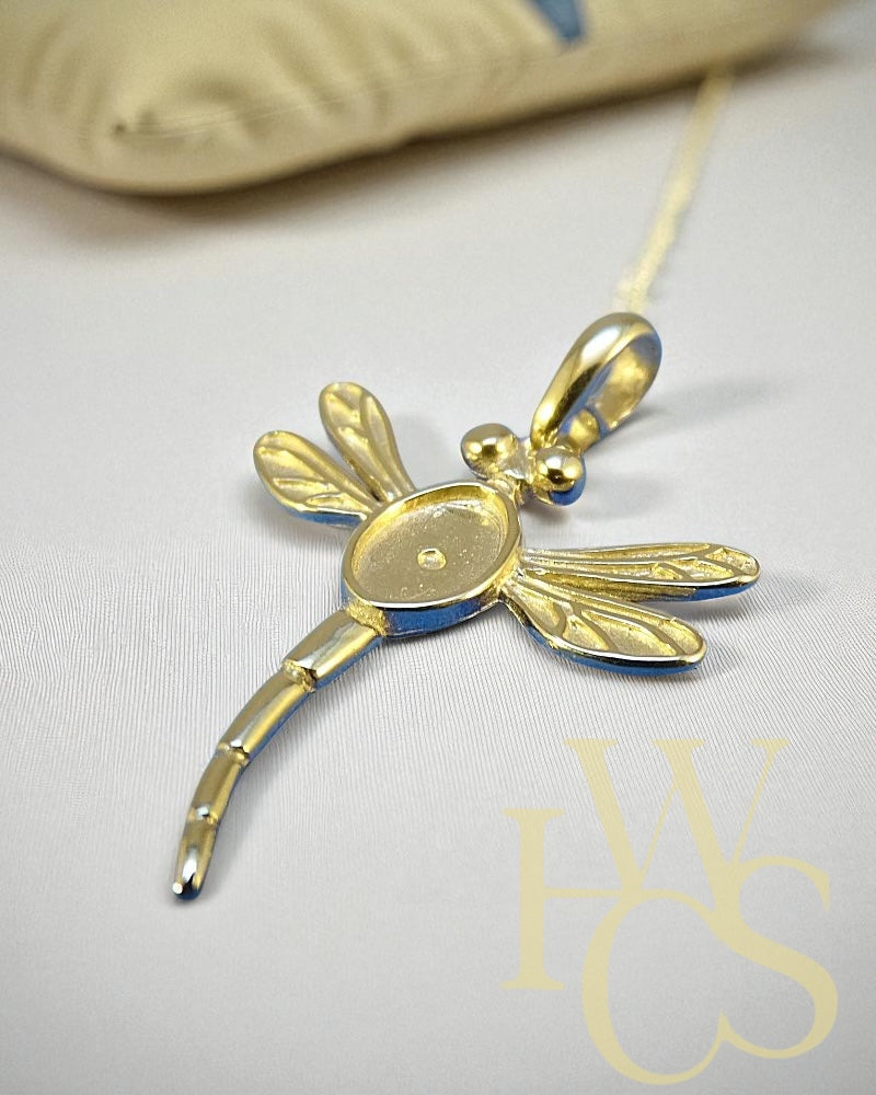 Dragon Fly Pendant - Solid Gold