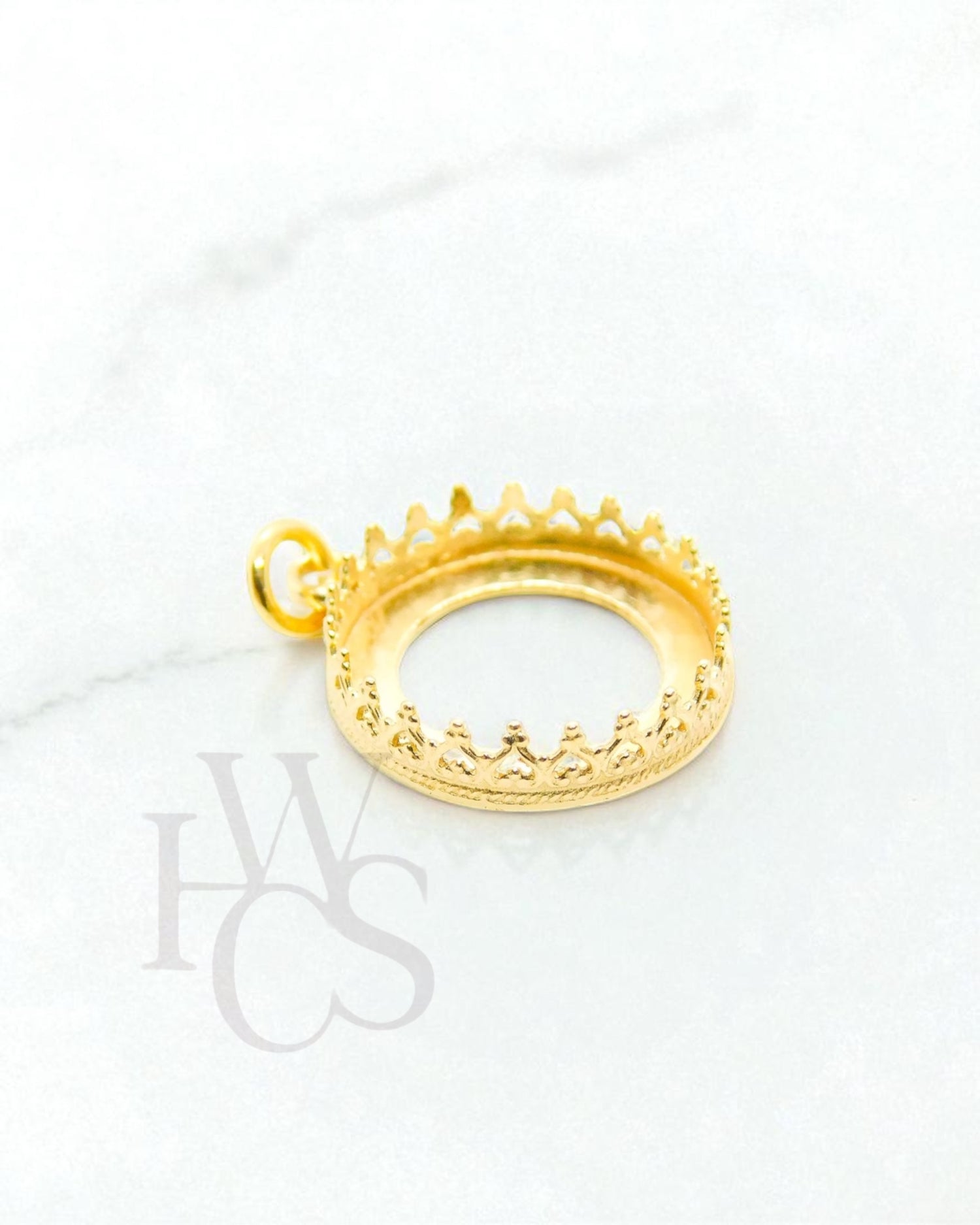 Gold Vermeil Silver Heritage Round Pendants