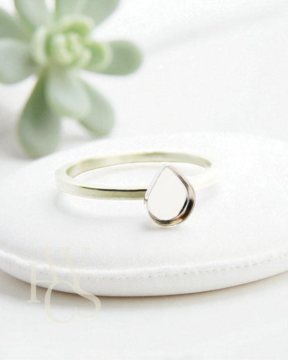 Square Classic Band with Smooth Teardrop Bezel SOLID SILVER