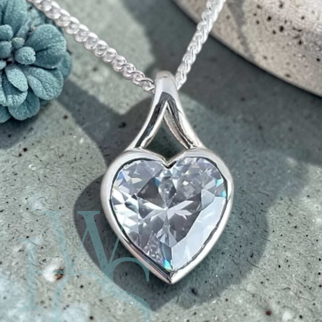❤️ Secret Heart Crystal Pendant
