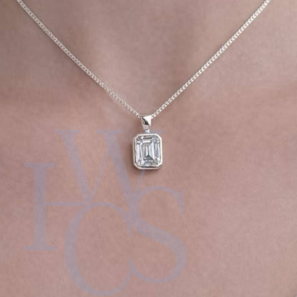 ❤️ Secret Emerald Crystal Pendant