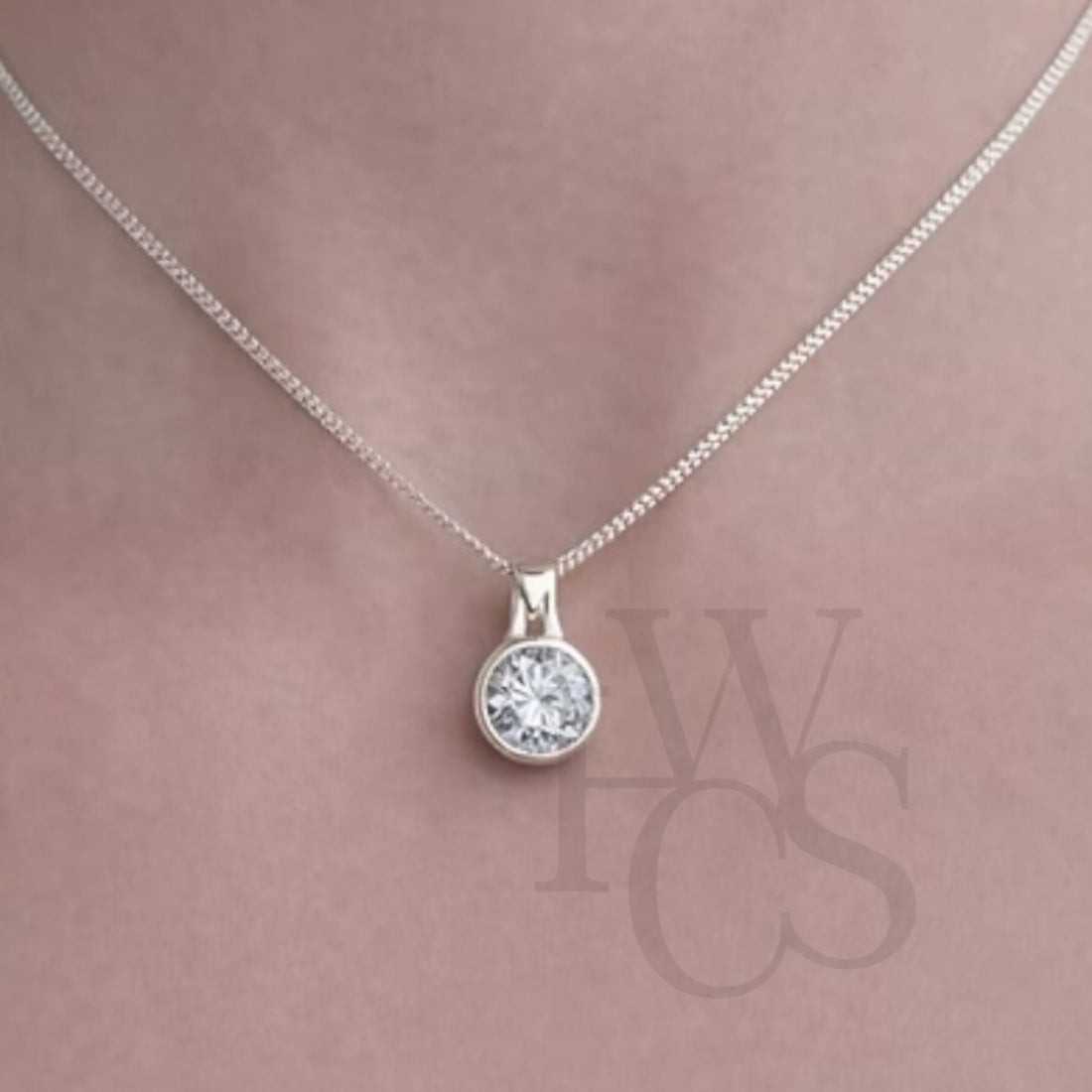 ❤️ Secret Round Crystal Pendant