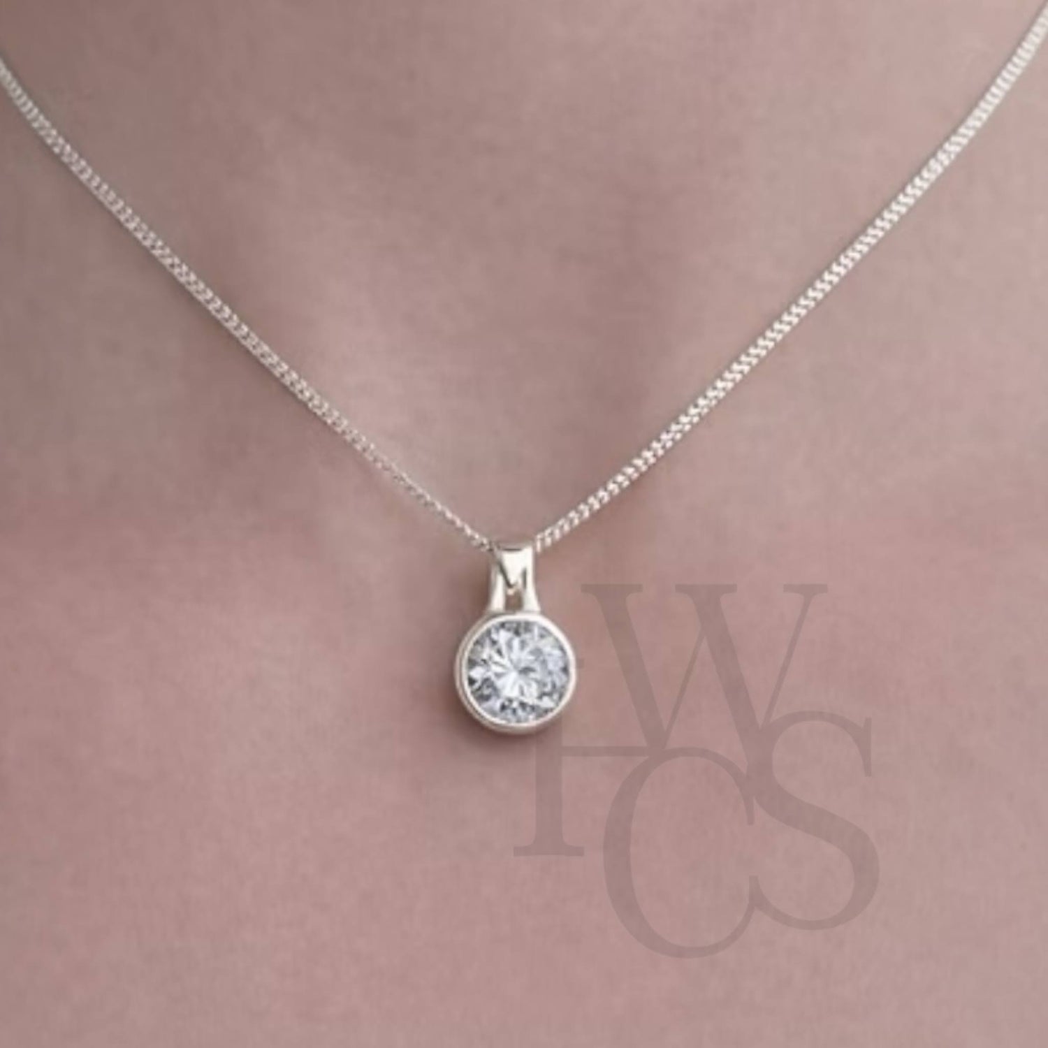 ❤️ Secret Round Crystal Pendant