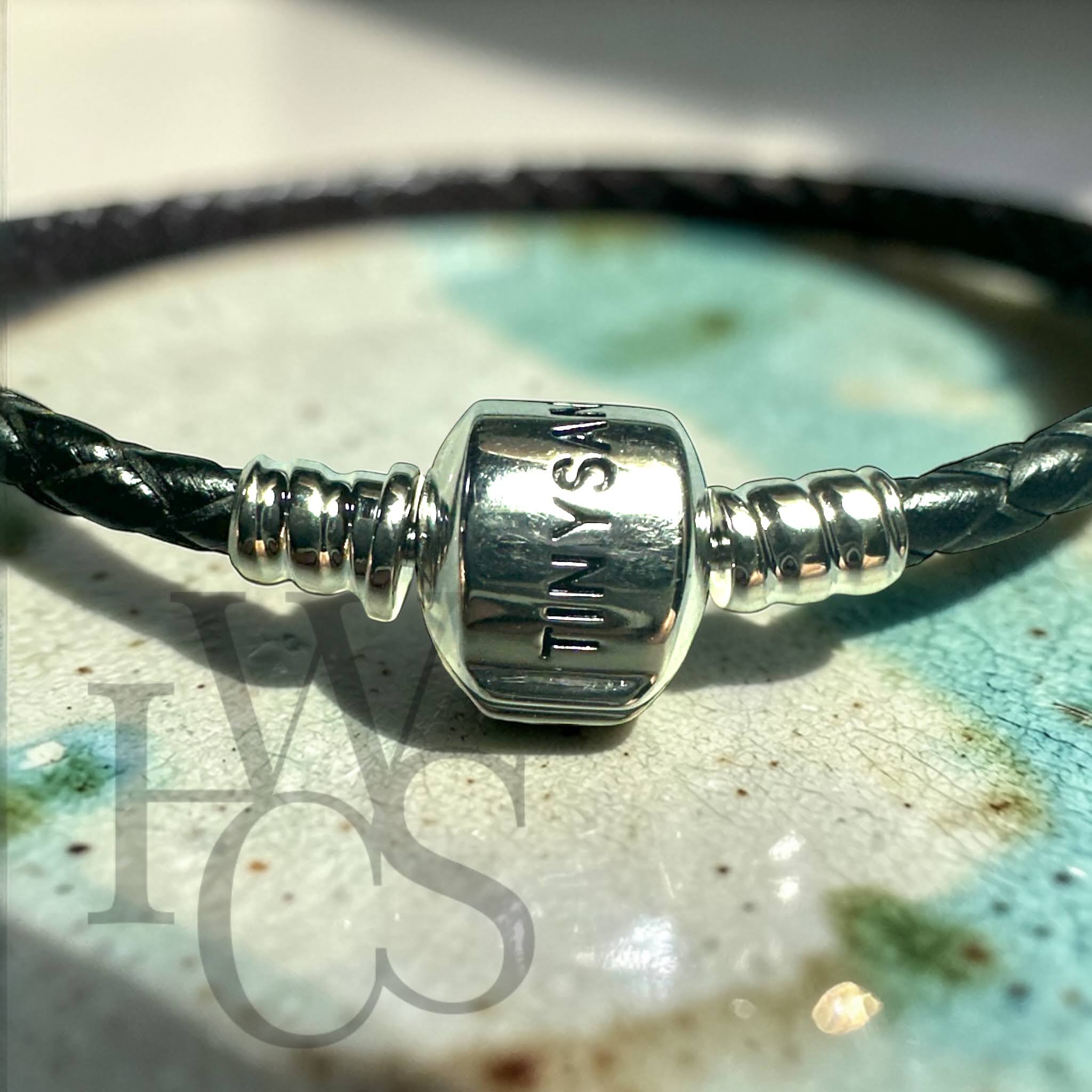 🫶🏻Stainless Steel European Black Leatherette Bangle - Tinysands 17cm