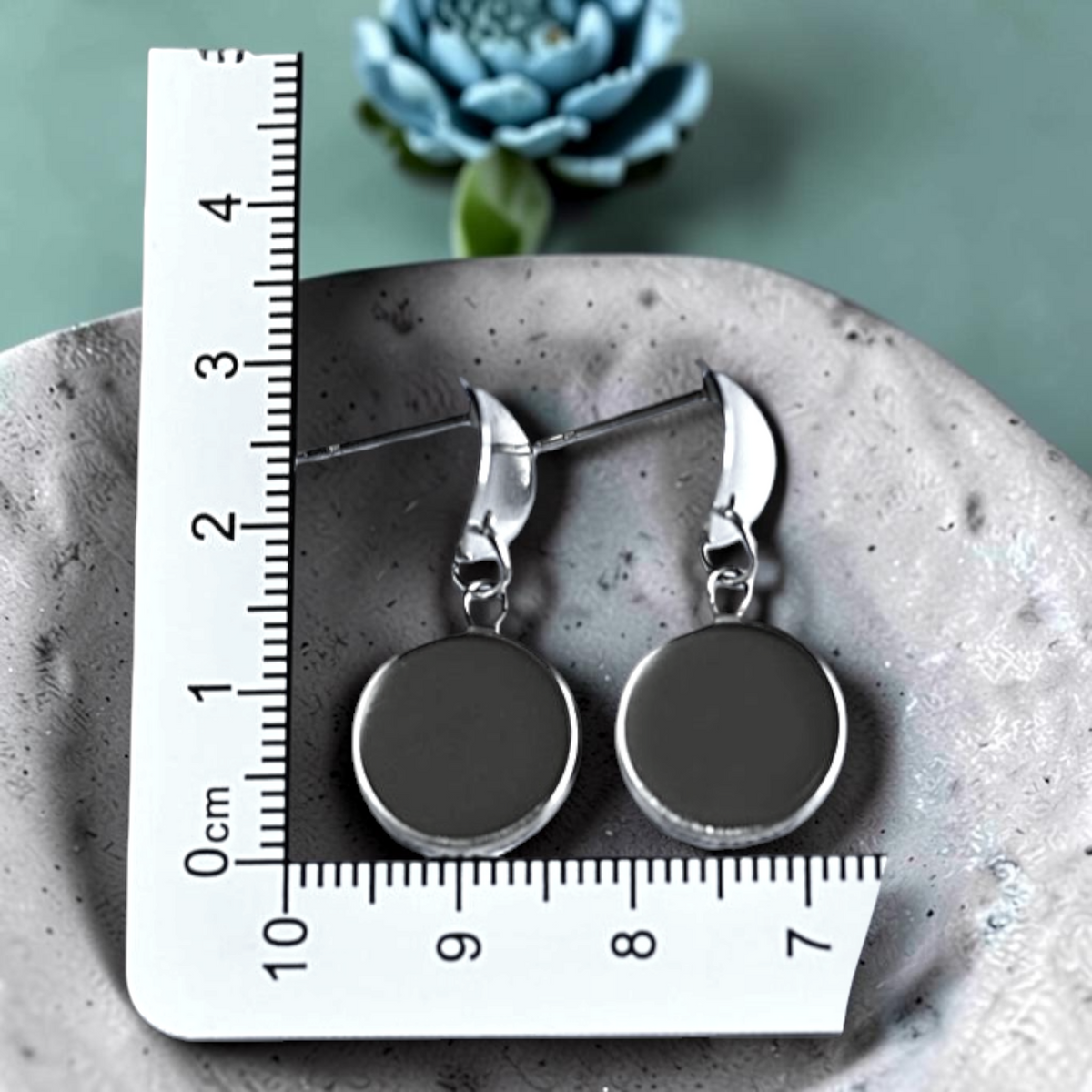 ❤️ Stainless Steel Leaf Stud Drop Earrings – 10mm Round Bezel