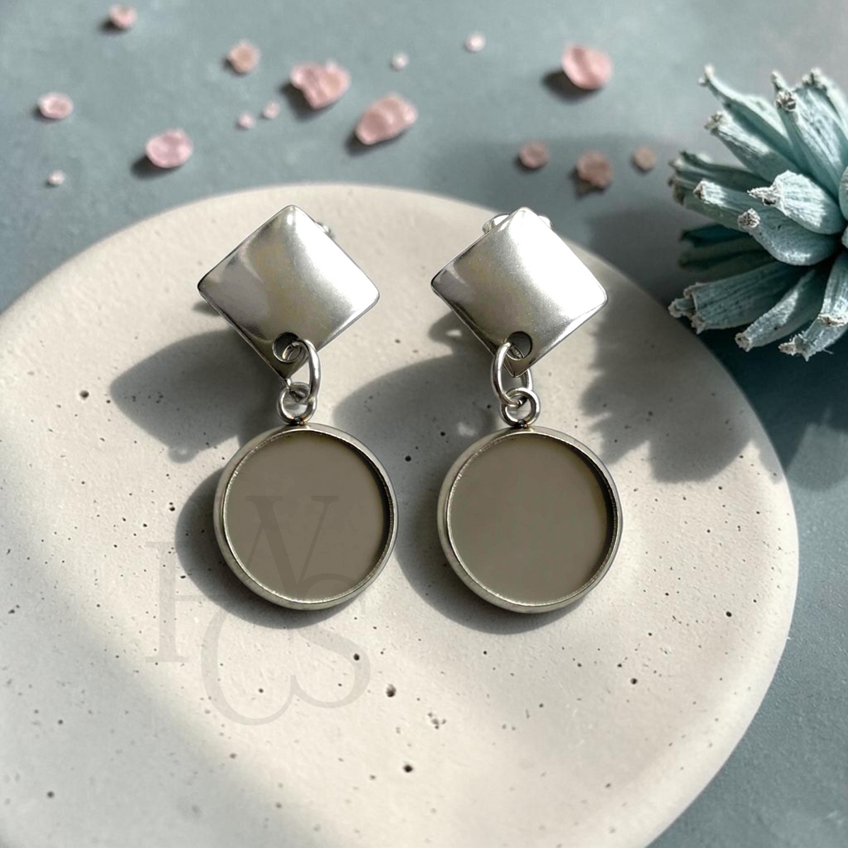 ❤️ Stainless Steel Square Stud Drop Earrings – 10mm Round Bezel