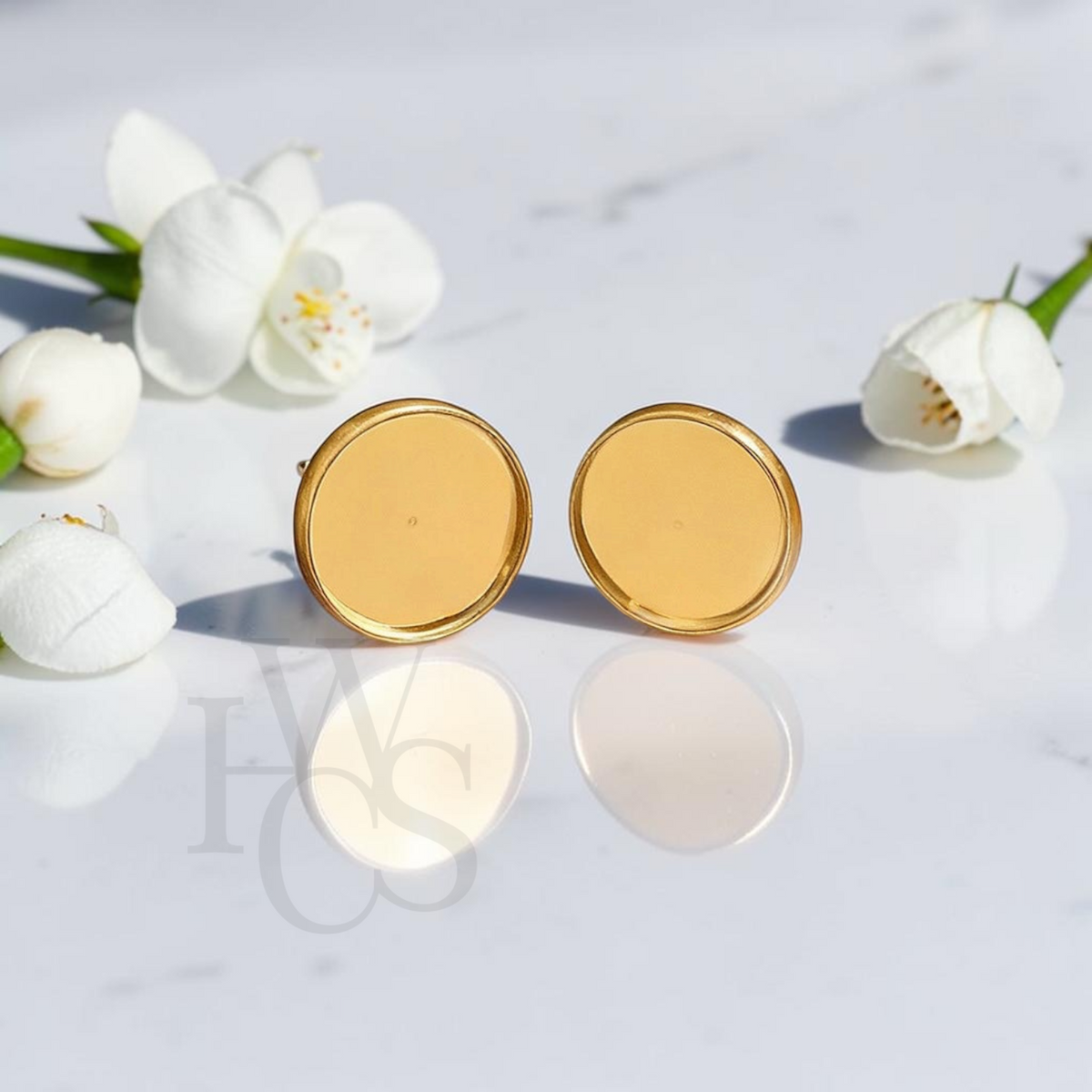💛 18K Gold Plated Stainless Steel Stud Earrings – 10mm Round Bezel