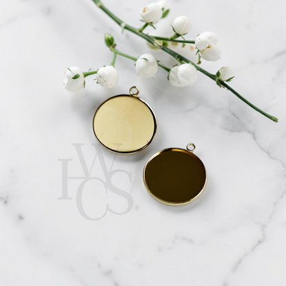 💛 18K Gold PVD Plated Stainless Steel Pendant – 10mm Round Bezel