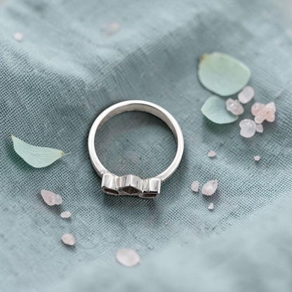 🏷️ EOL – Three Leaf Bezel Ring – Solid 925 Silver