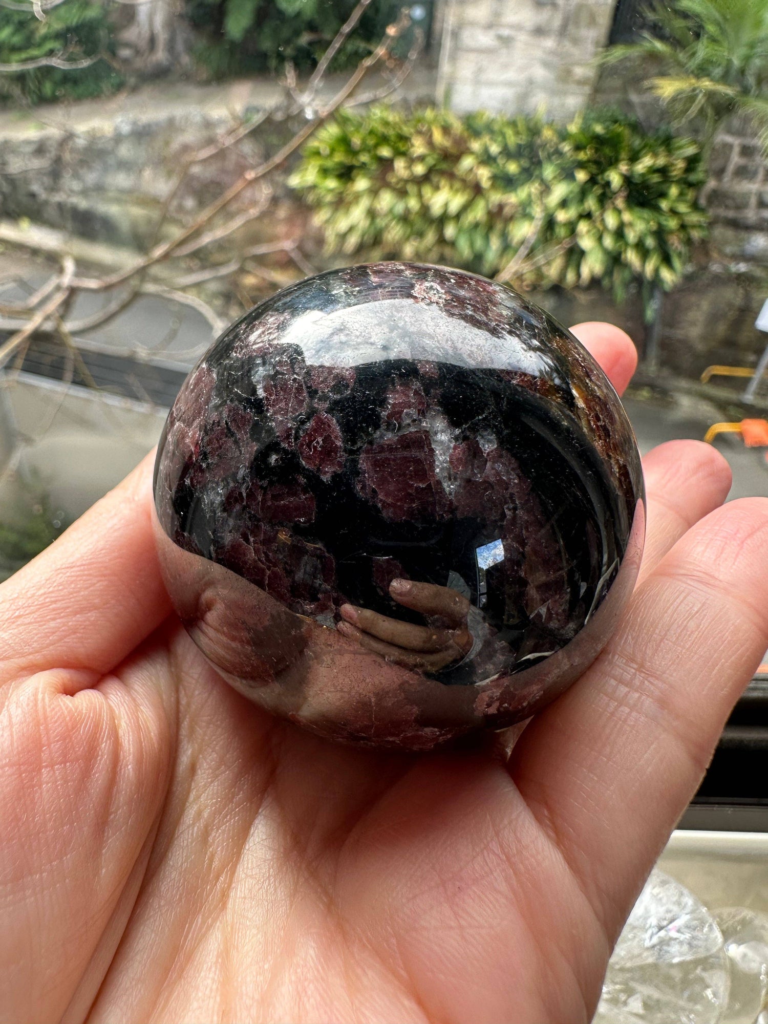 Garnet Sphere (5–5.5cm) – Passion, Strength &amp; Root Chakra Healing – Deep Red Crystal for Energy &amp; Protection, Christmas Crystal Gift