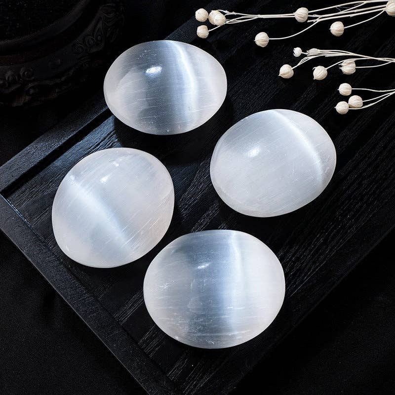 Selenite Palm Stone - A Tranquility Talisman (4cm)